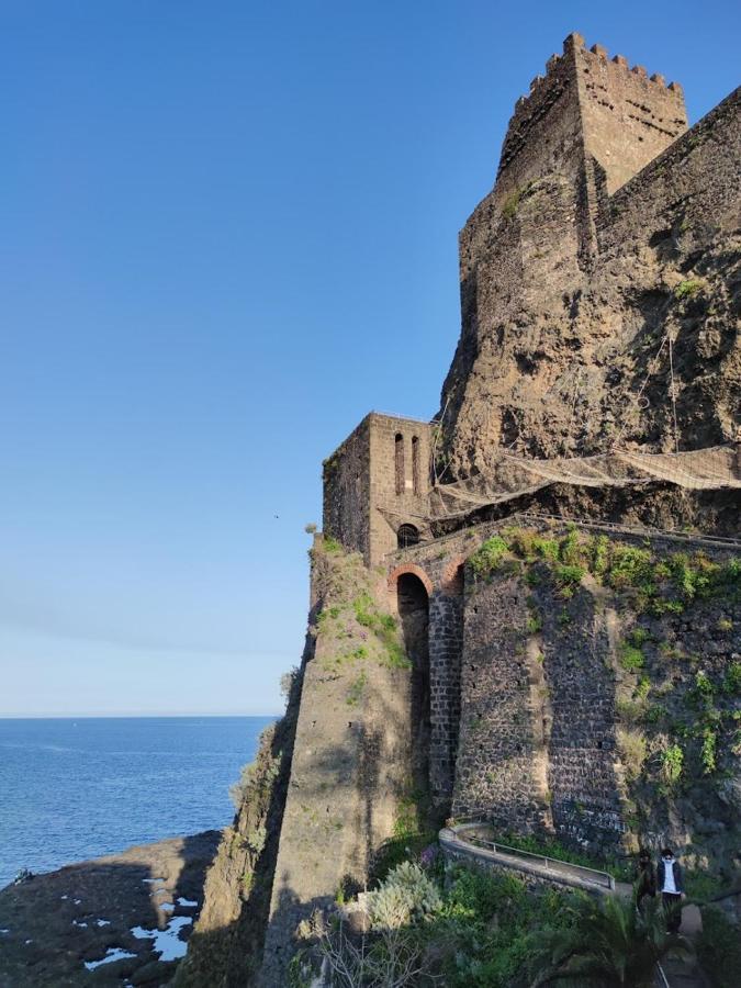 La Casa Di Ale Apartment Aci Castello Bagian luar foto